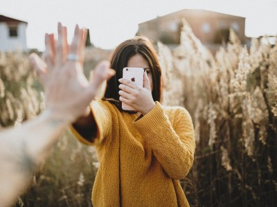 广源优配 时隔15年真相浮现：iPhone 4“天线门”竟因20字节代码，信号显示终归真