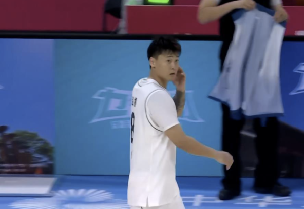 保利配资 广东11人出战，只有1人被杜锋雪藏！秘密武器留着击溃周琦韩德君